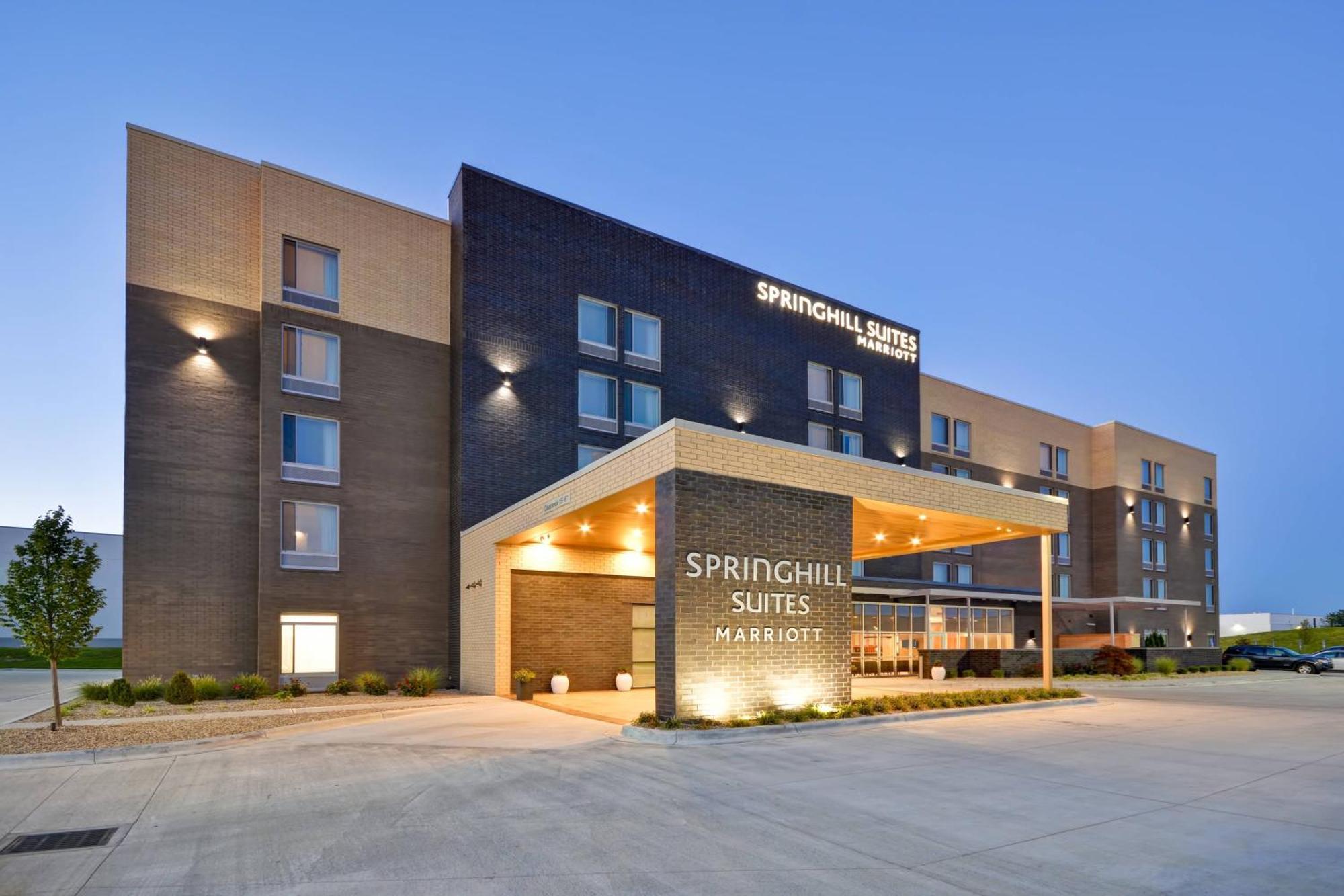 Springhill Suites By Marriott Cincinnati Blue Ash Exterior photo