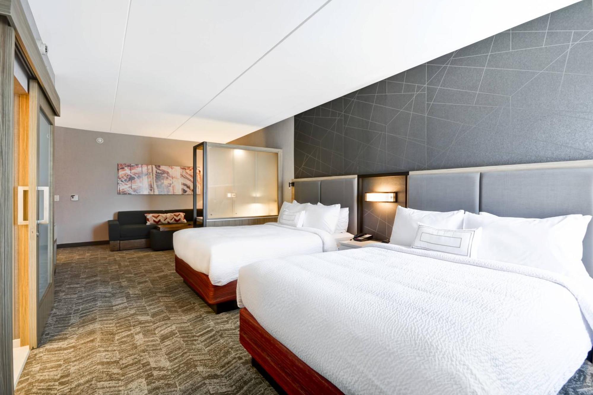 Springhill Suites By Marriott Cincinnati Blue Ash Exterior photo
