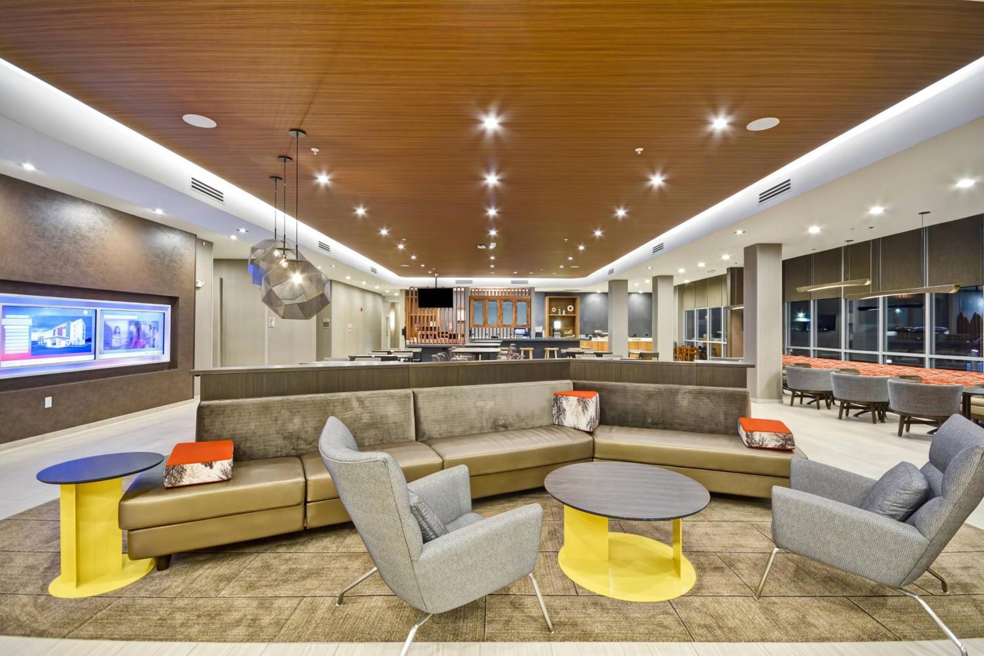 Springhill Suites By Marriott Cincinnati Blue Ash Exterior photo