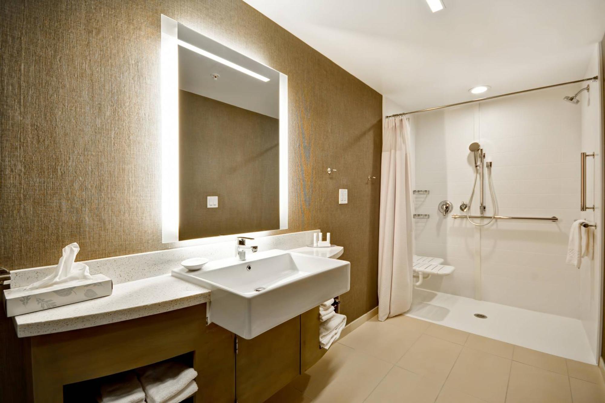Springhill Suites By Marriott Cincinnati Blue Ash Exterior photo