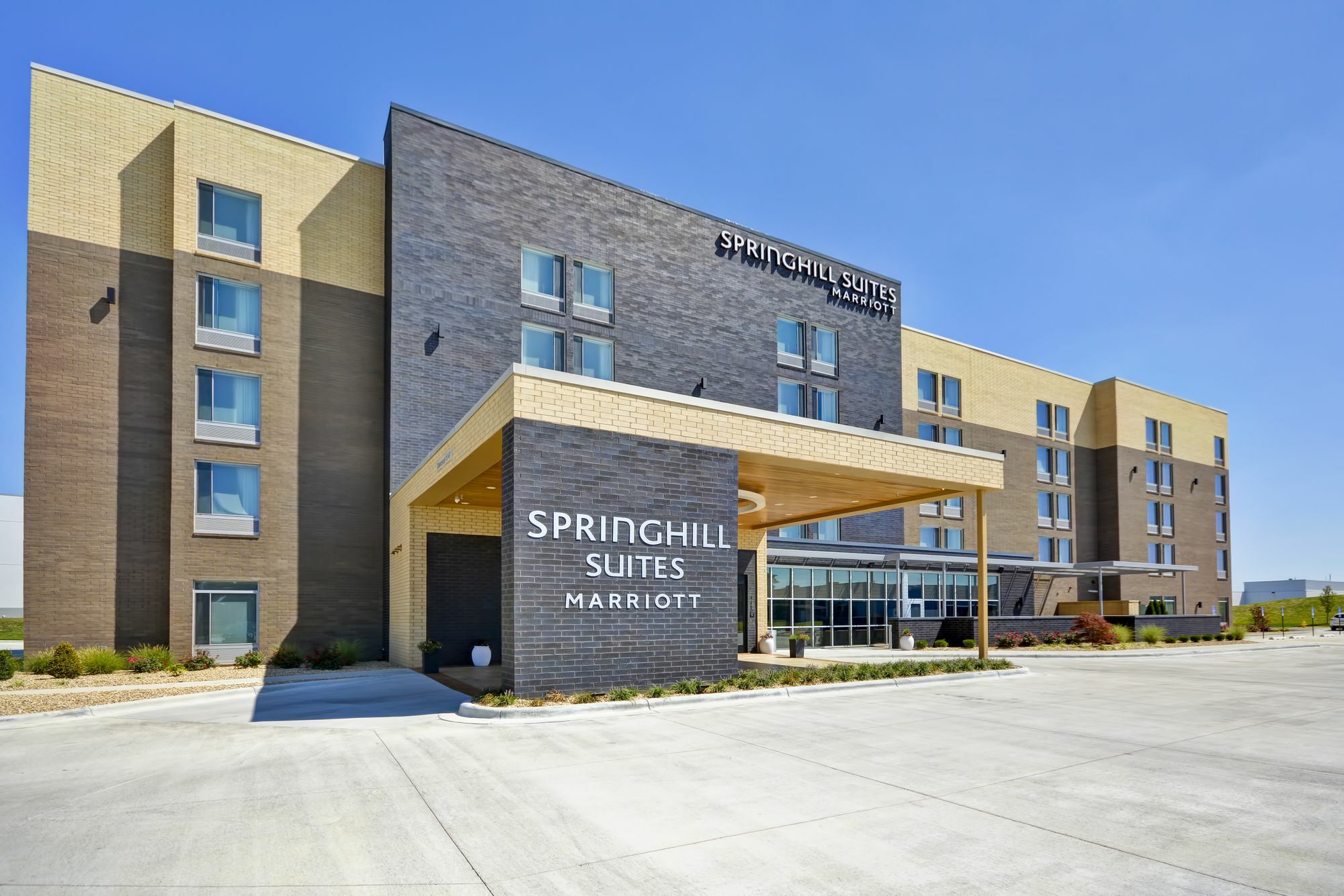 Springhill Suites By Marriott Cincinnati Blue Ash Exterior photo